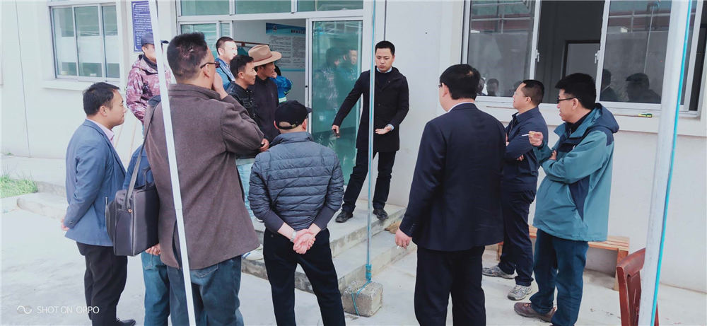 西南督查組在自治區(qū)、日喀則市、吉隆縣、吉隆鎮(zhèn)有關(guān)領(lǐng)導(dǎo)的陪同下對(duì)吉隆鎮(zhèn)污水處理廠檢查工作